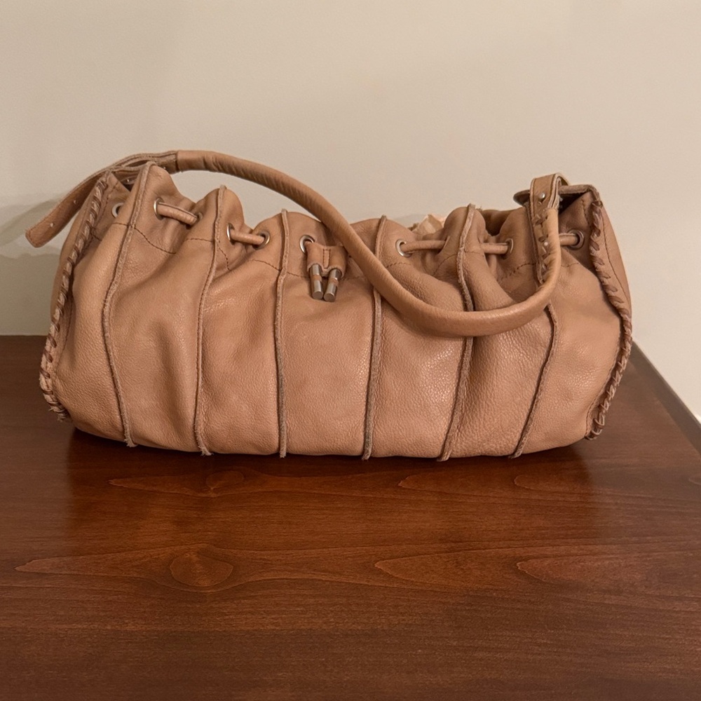 Kenneth Cole Elegant Tan Leather Handbag